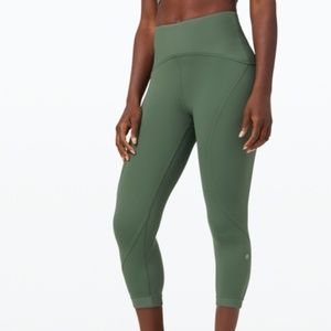 TRAIN FREE HIGH-RISE CROP 23"